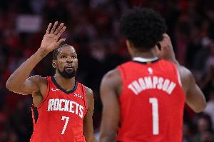 徹底花了！阿門急停跳投命中 火箭領(lǐng)先30分