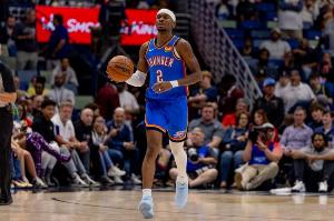 對手太不扛揍！亞歷山大賽季至今出戰(zhàn)23場 場均第4節(jié)只打3.5分鐘