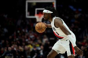 關(guān)鍵球！格蘭特三分一箭穿心反超！裁判回看還給奧薩爾一級惡意