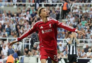 找回射門靴！?；倏耸状螢槔锲蛛p響，此前11場共計僅1球