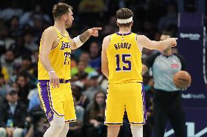 東契奇5個失誤？里夫斯：這并不差 因為他控球時間很長