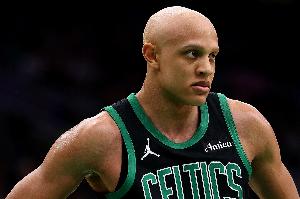 神兵天降！綠軍三分不中 沃爾什沖進(jìn)籃下起飛雙手暴力補(bǔ)扣