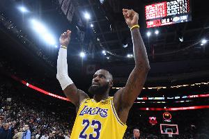 今天湖人客場(chǎng)挑戰(zhàn)76人 詹姆斯升級(jí)為大概率出戰(zhàn)比賽