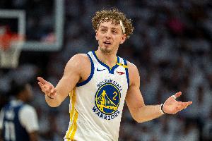 波杰姆多次30分鐘內(nèi)砍20+5+5且進(jìn)5+三分 勇士隊(duì)史第二人&比肩庫(kù)里