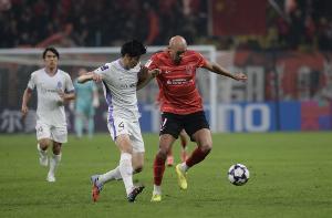 記者：不管客戰(zhàn)神戶賽果如何，必須承認蓉城是中超外戰(zhàn)絕對的標兵