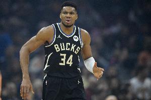 Shams：了解雙方關(guān)系的消息源稱(chēng) 雄鹿和字母哥的結(jié)局已定