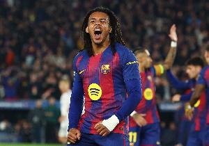 孔德此前41場歐冠比賽只打進1球，本場3分鐘頭球雙響助巴薩逆轉