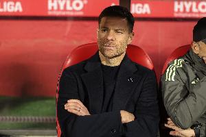 桑奇斯：換帥會帶來創(chuàng)傷且對阿隆索不公平，有8個傷員是很大問題