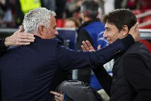 踩頭意甲冠軍穆帥本菲卡完勝孔蒂拿波里 進(jìn)球機會5-0遙遙領(lǐng)先